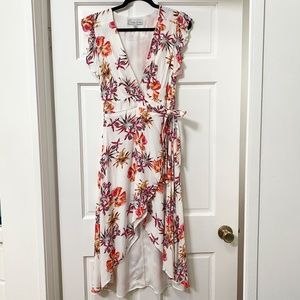 Adelyn Rae Wrap Dress Size Small in Flower Pattern